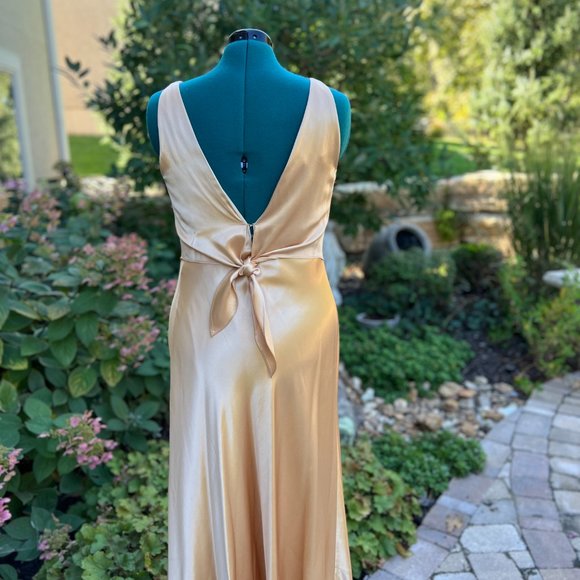 Gorgeous vintage evening dress, size 10 (more like a 6-8) - Picture 4 of 10